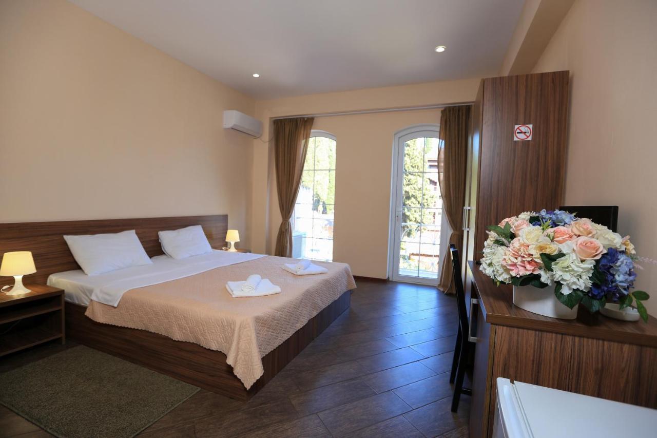Hotel Nikopoli On Vodopadnaya 21А New Athos Εξωτερικό φωτογραφία