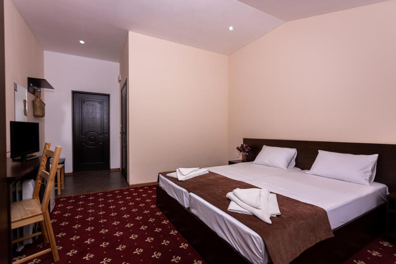 Hotel Nikopoli On Vodopadnaya 21А New Athos Εξωτερικό φωτογραφία