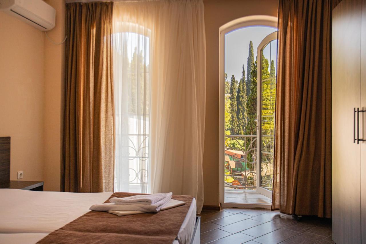 Hotel Nikopoli On Vodopadnaya 21А New Athos Εξωτερικό φωτογραφία