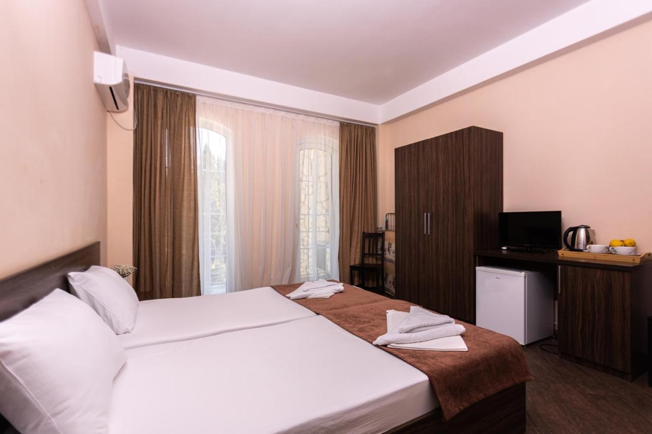 Hotel Nikopoli On Vodopadnaya 21А New Athos Εξωτερικό φωτογραφία