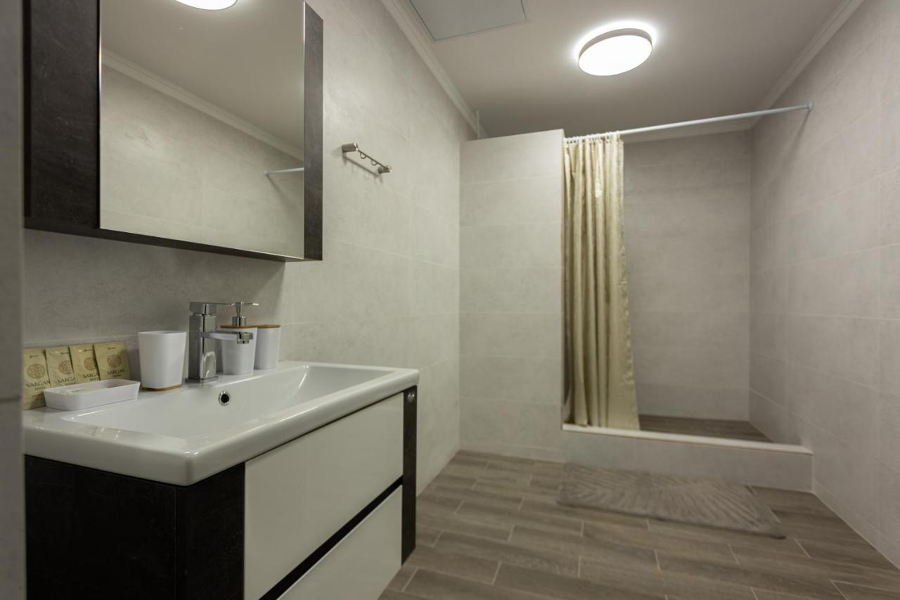 Hotel Nikopoli On Vodopadnaya 21А New Athos Εξωτερικό φωτογραφία
