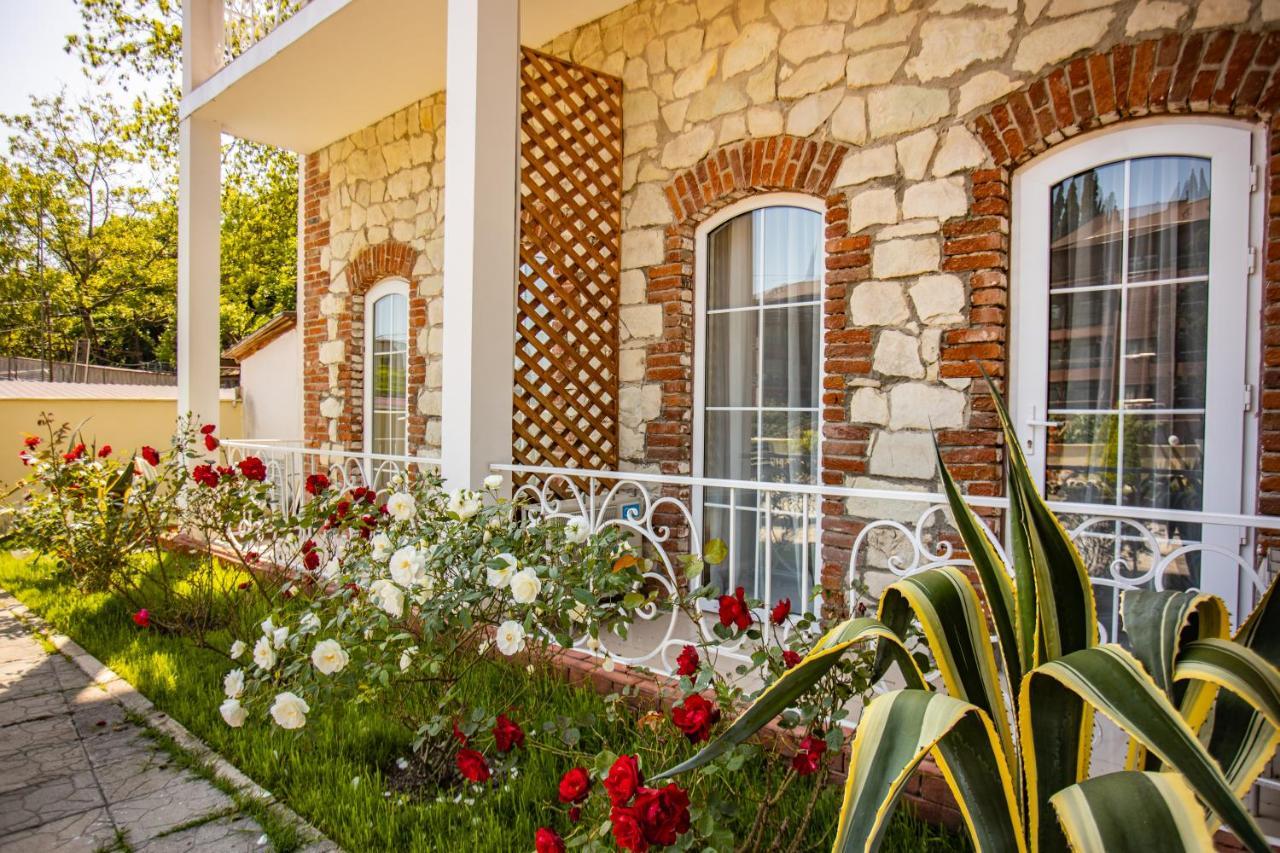 Hotel Nikopoli On Vodopadnaya 21А New Athos Εξωτερικό φωτογραφία